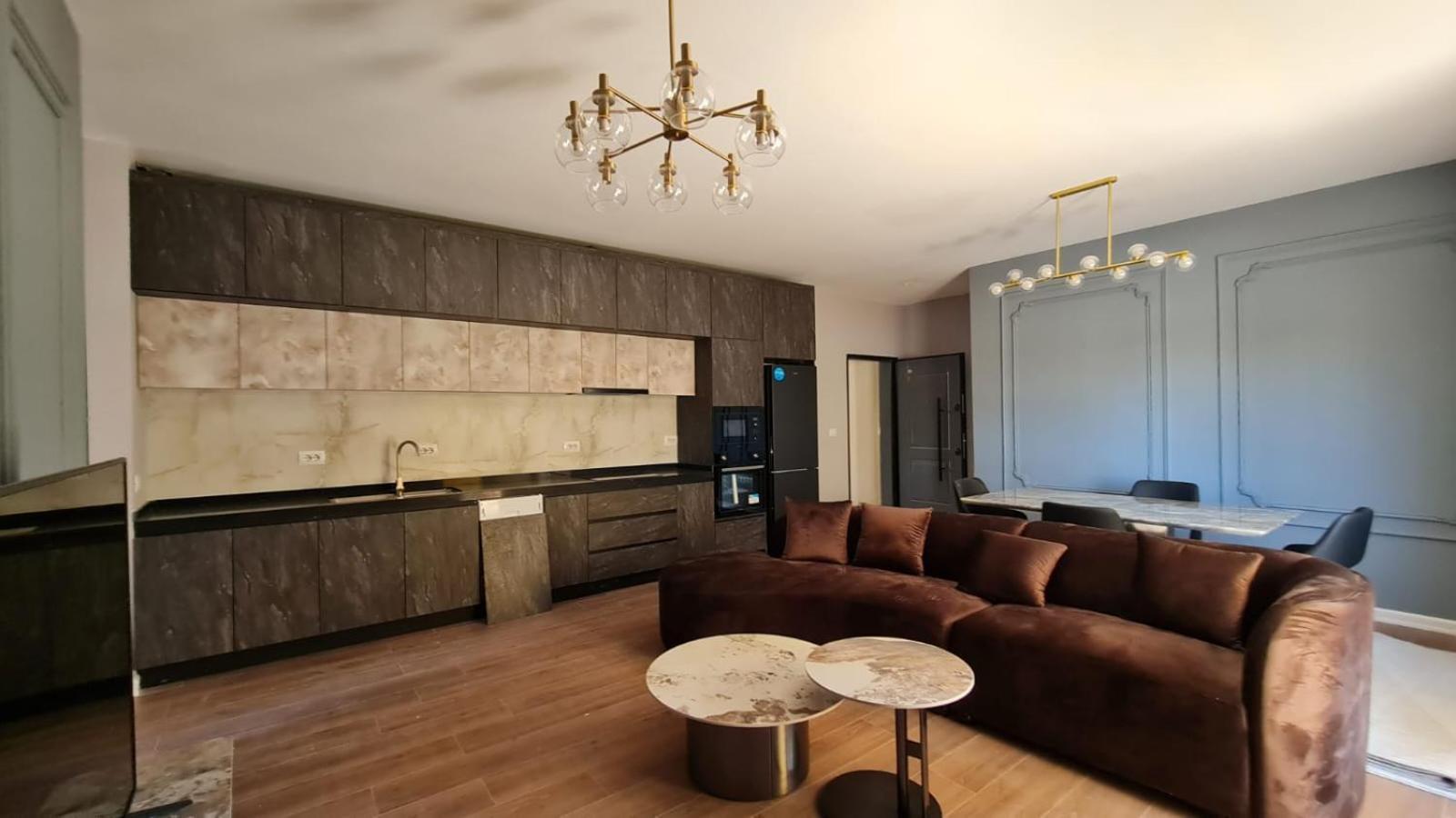 Apartament Land